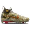 Nike Мужские кроссовки Travis Kelce x Alpha Menace Elite 3 Digital Camo, зеленые, средне-оливковые, университетское золото, FN0113-200