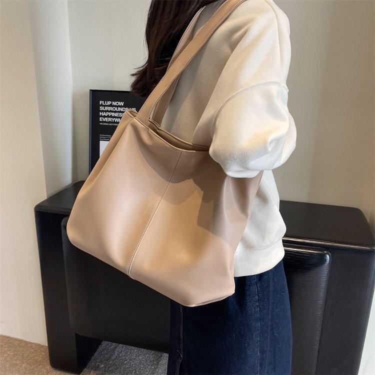 2024 Vintage Chic Pu Handbag With Spacious Interior And City Classic Design