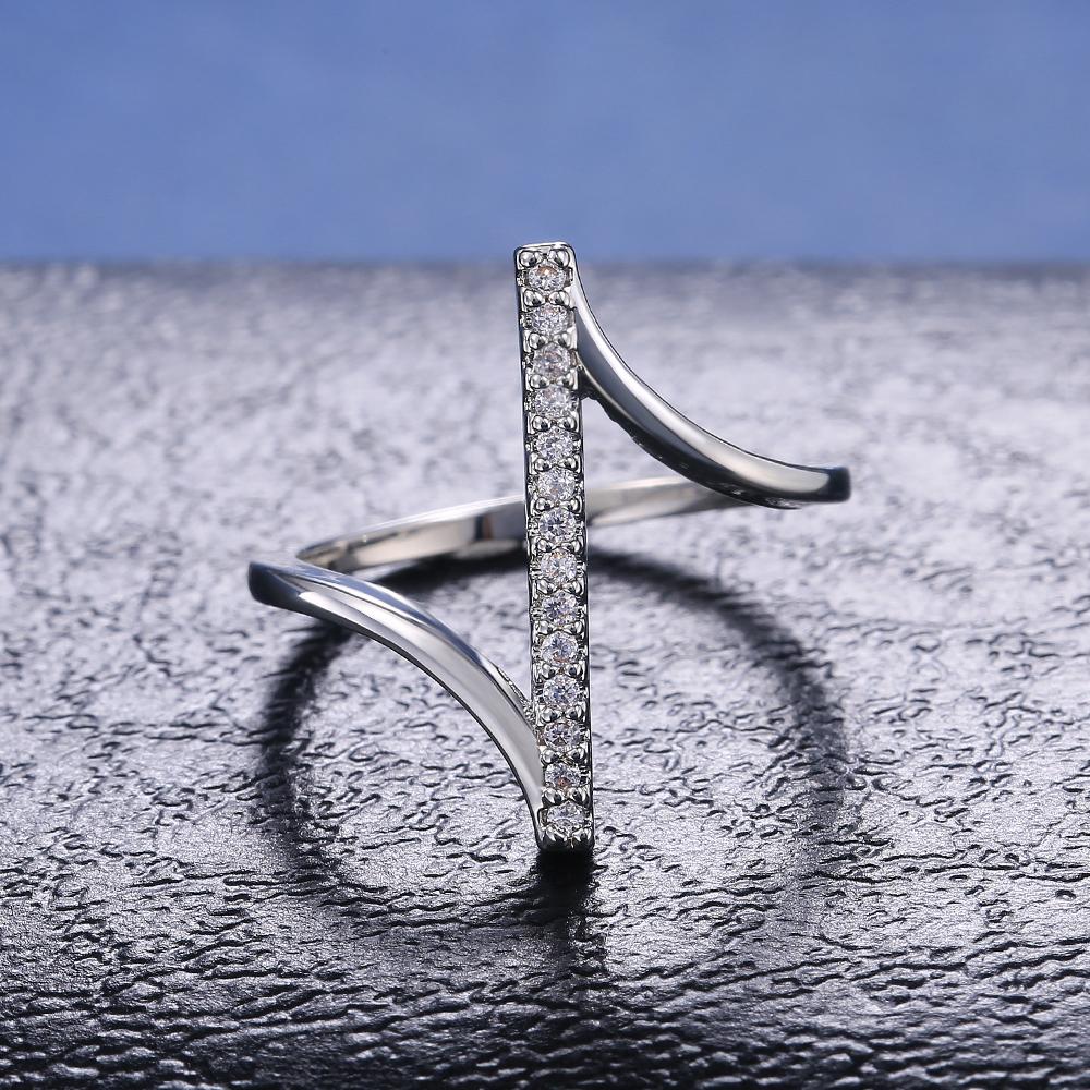 New Unique Shape Silver Color Women Finger Ring Wedding Band Bridal Ring Shine Crystal Zircon High Quality Fashion Rings
