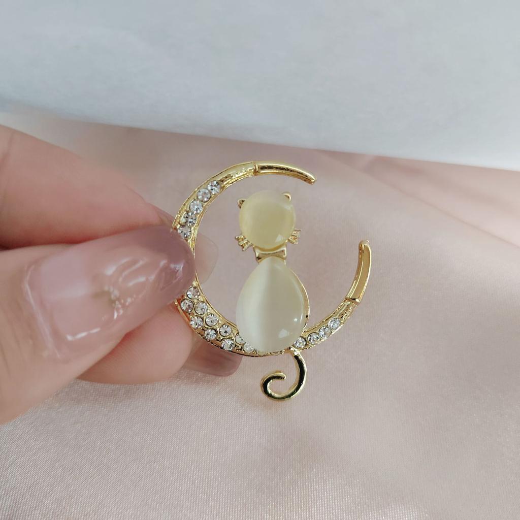 Light Luxury Niche Suit Corsage Cat'S Eye Stone Diamond Brooch, Fixed Clothes Accessories Moon Kitten Pin