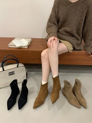 2025 осень и зима новые остроносые короткие эластичные ботильоны на низком каблуке женские модные ботильоны тонкие ботильоны боковая молния замшевые ботинки Мартин