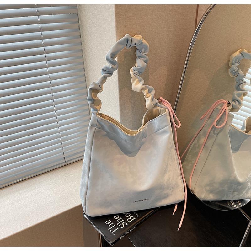 Сумка большой вместимости женская летняя универсальная новая простая повседневная плиссированная на плечо мессенджер сумка-тоут