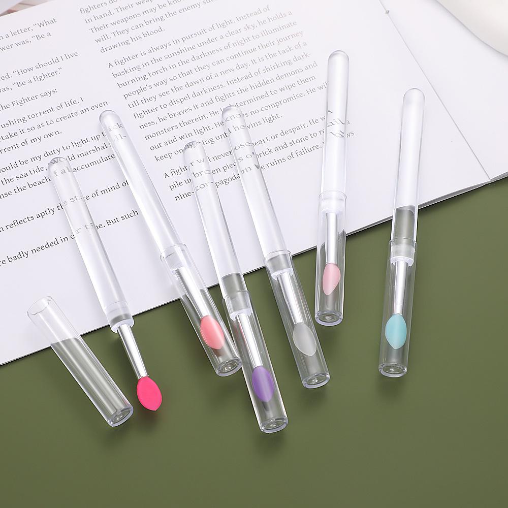 Многофункциональная портативная кисть для губ с крышкой: Пылезащитный аппликатор для губ, помады и теней с блестками