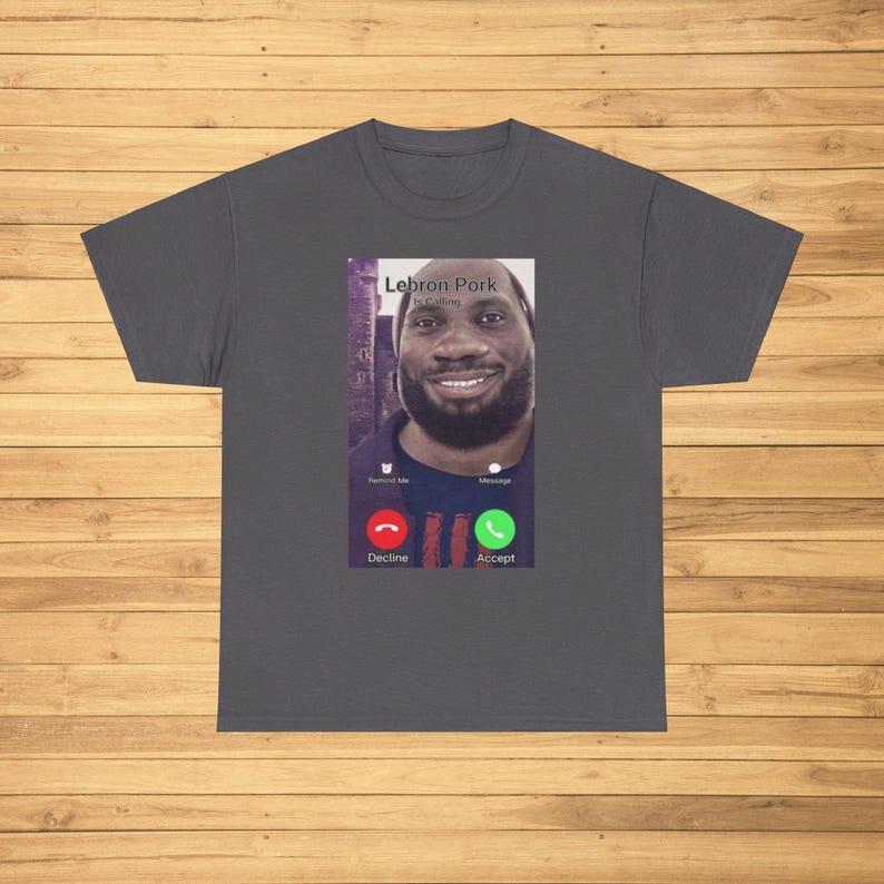 Футболка с надписью Lebron Burke Is Calling и смешными эмодзи, Забавная футболка с шуткой про эмодзи, Подарок, Странная футболка, Унисекс, Подарок, Личность, Уличная мода, Юмор