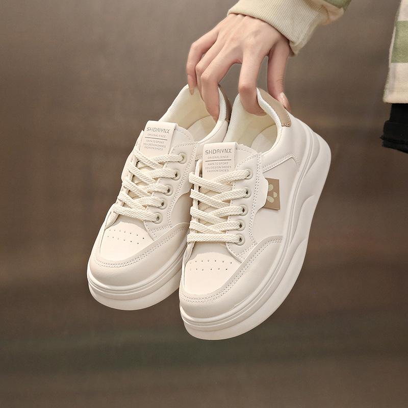 2025 Autumn New Ins Korean Version Comfortable Little White Shoes Female Students Platform Versatile Casual Sports Women's Board Shoes C826