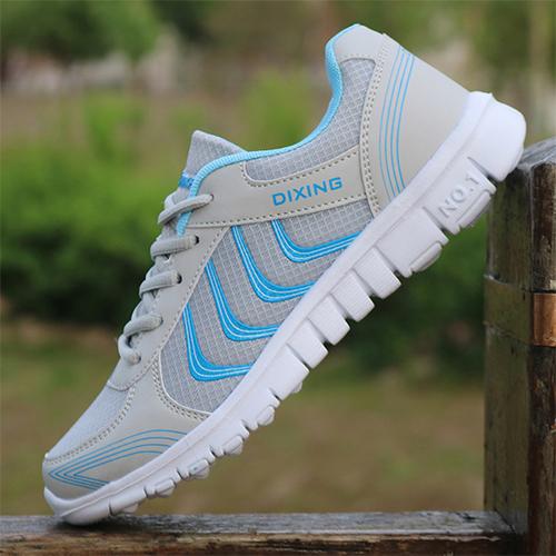 2024 женские кроссовки женские вулканизированные плоские на шнуровке новые модные дышащие сетчатые белые туфли женские повседневные туфли женские большого размера 44