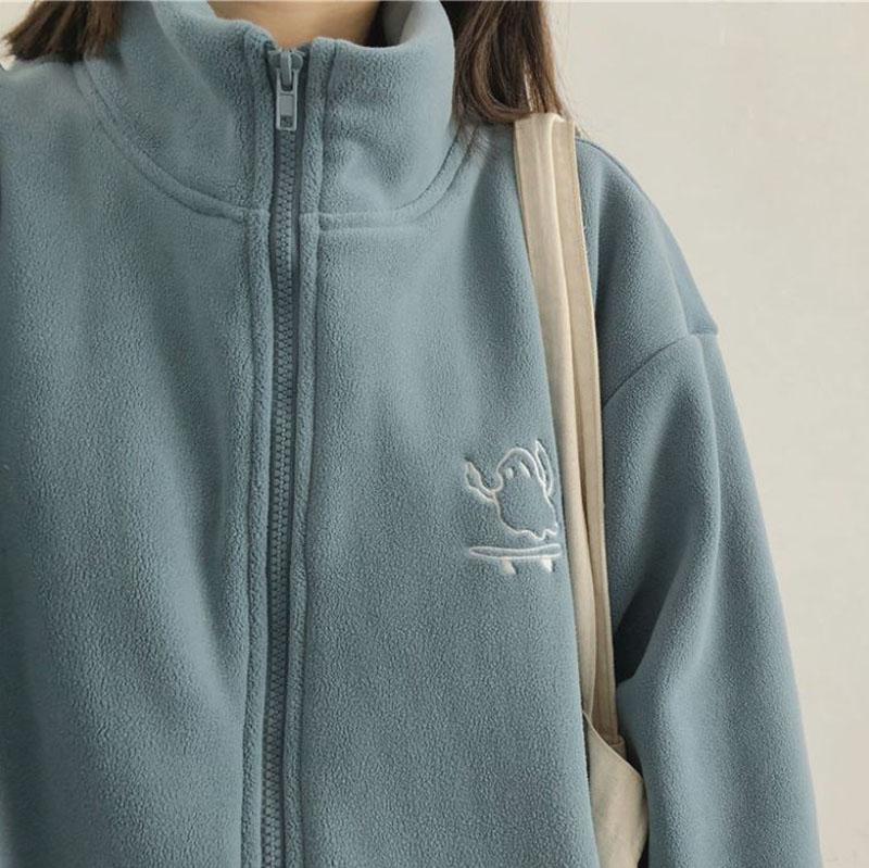 Зимняя женская флисовая куртка, модная корейская толстая куртка на молнии с высоким воротом и вышивкой, подходит для молодых женщин