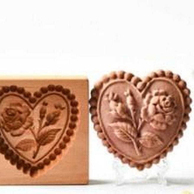 Independent, popular wooden gingerbread cookie molds, realistic designs, pine nut and rose flower crafts, food decorations