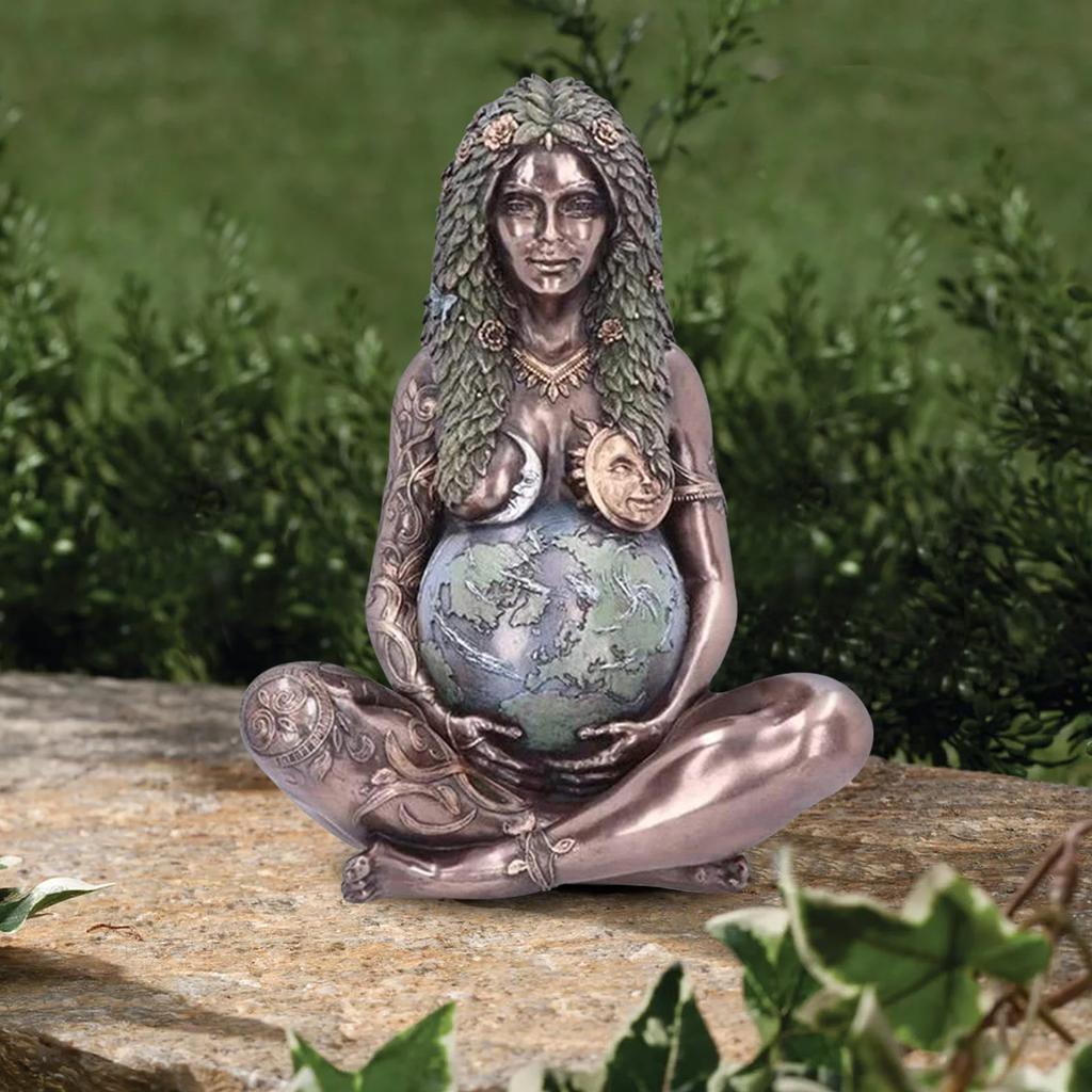 Скульптурные украшения богини земли Гайи-матери-земли