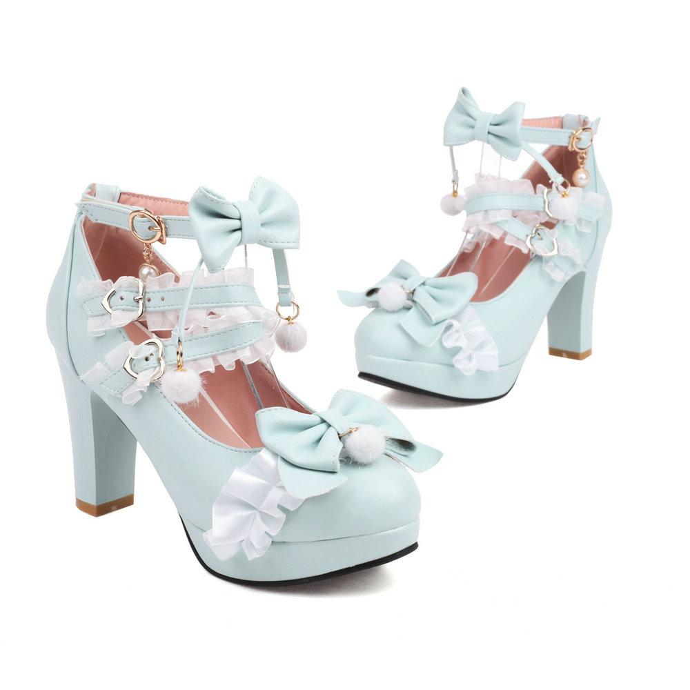 Туфли на высоком каблуке с розовыми помпонами и кружевным бантом. Фиолетовые милые девчачьи туфли на платформе в винтажном стиле. Эстетическая обувь. Туфли-лодочки для косплея принцессы Сисси.