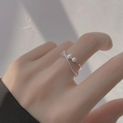 Новое кольцо с крестом из жемчуга, женская мода, индивидуальность, простое открытое кольцо, холодный ветер, легкая роскошь, нишевый дизайн, ювелирные изделия