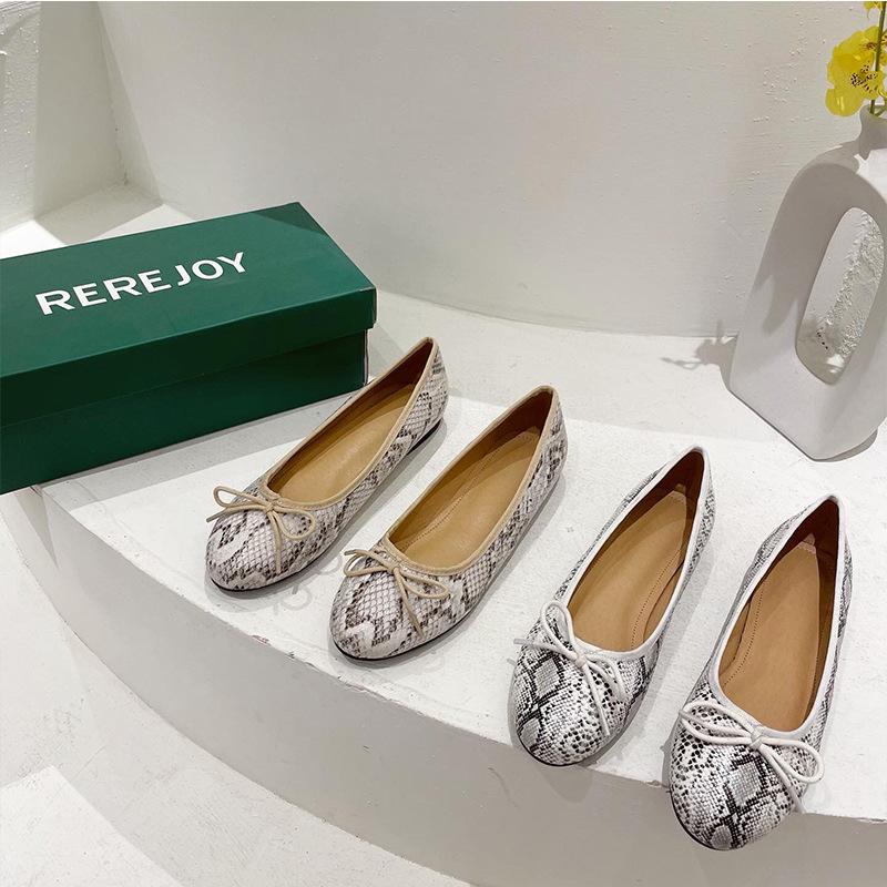 Мода 2025 Мокасины с бантом с узором змеи Женские балетки с круглым носком и мягкой подошвой Обувь из змеиной кожи Женские больших размеров 42/43 Лоферы-балетки