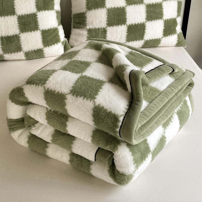 Luxurious Thick Half-Sided Plush Blanket for Autumn & Winter - Perfect for Sofa or Office Naps