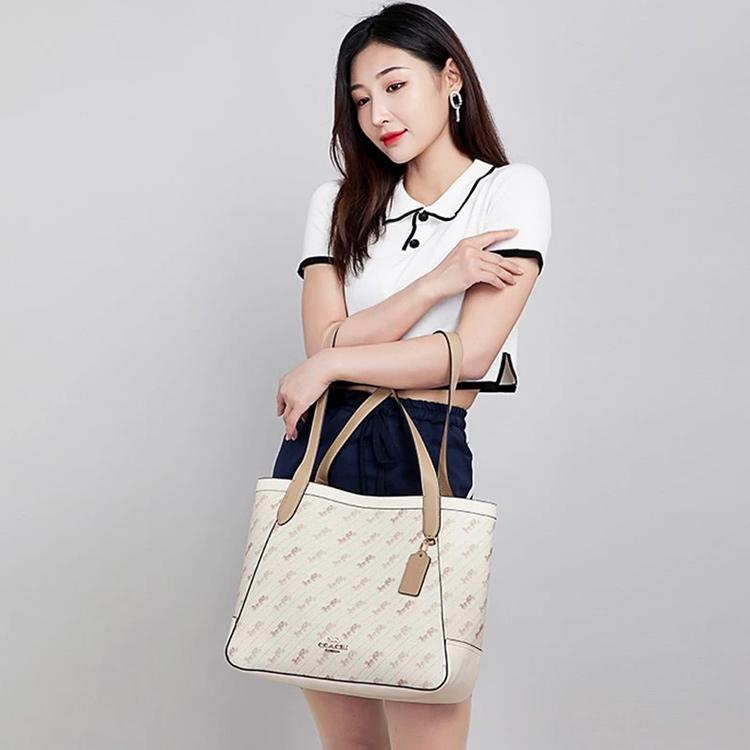 Coach Horse And Carriage 32 Dot Print Coated Canvas And Leather Tote Bag Women tote Off-white C4061-IMM6H