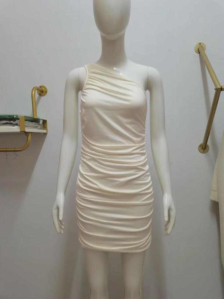 Летнее европейско-американское однотонное плиссированное платье с открытыми плечами 2022 года