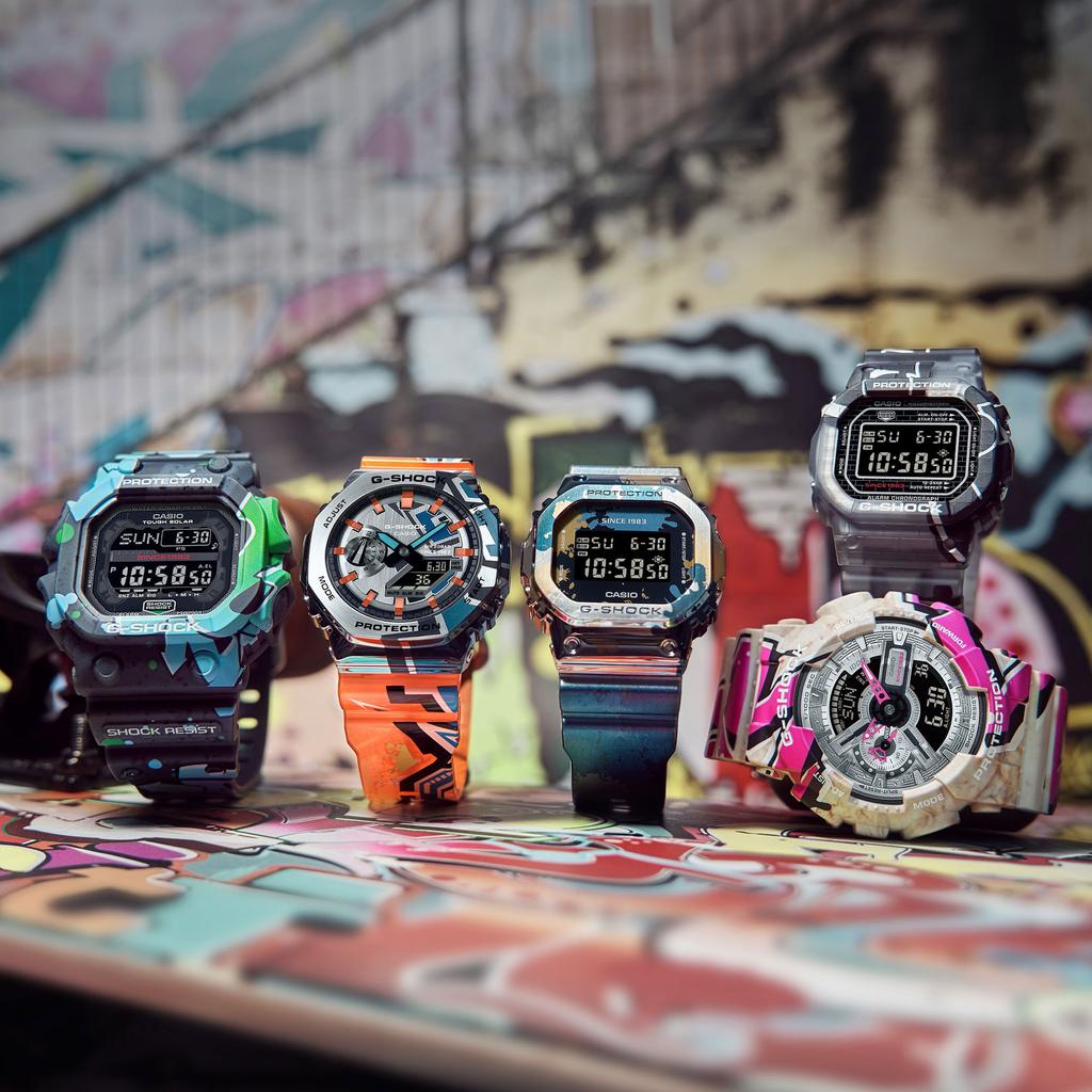 Casio Мужские часы G-SHOCK из нержавеющей стали, водонепроницаемость 200 м, ударопрочность, будильник, кварцевые часы GM-5600SS-1