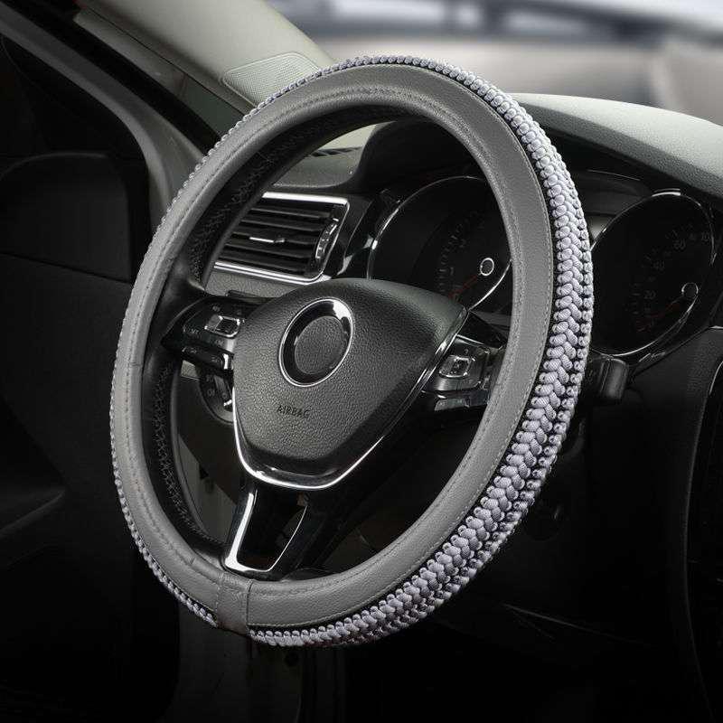Универсальный чехол на руль автомобиля из искусственного шелка для всех четырех сезонов, впитывающий пот и удобный.