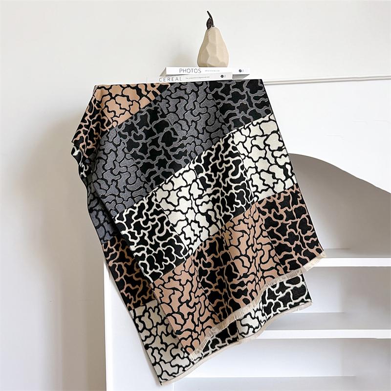 Winter Cashmere Scarf for Women Luxury Warm Shawl Leopard Print Windproof Cape Pashmina Handerchief Designer Female Scrarf