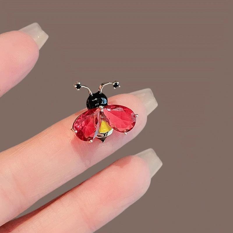 Cute  Insect Little Bee Brooches Pin For Women Clothing Coat Jewelry Accessries Gifts