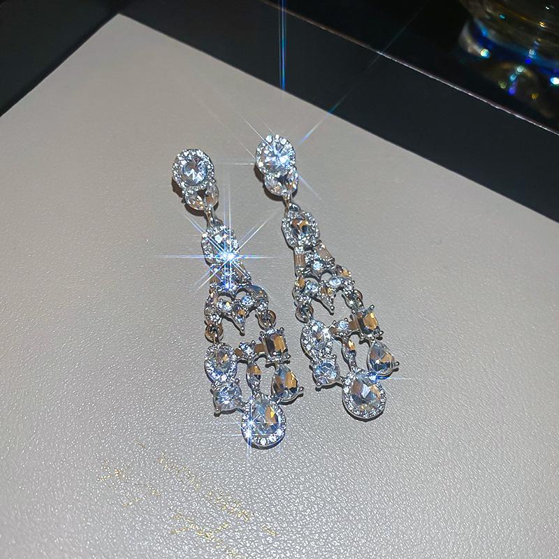 Элегантные серьги-подвески с кристаллами в форме капли воды в стиле французского двора