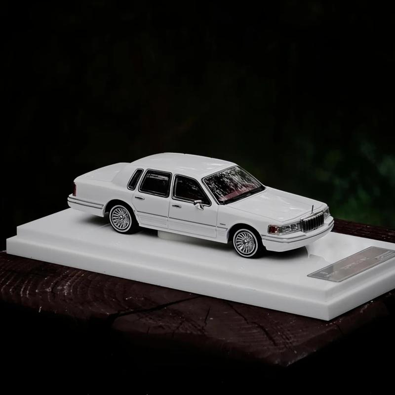 Mk 1:64 Lincoln Town Car Apa-opo Hec Limited Edition Simulation Alloy Small-scale Diecast Model Custom Toys Decorative Gifts