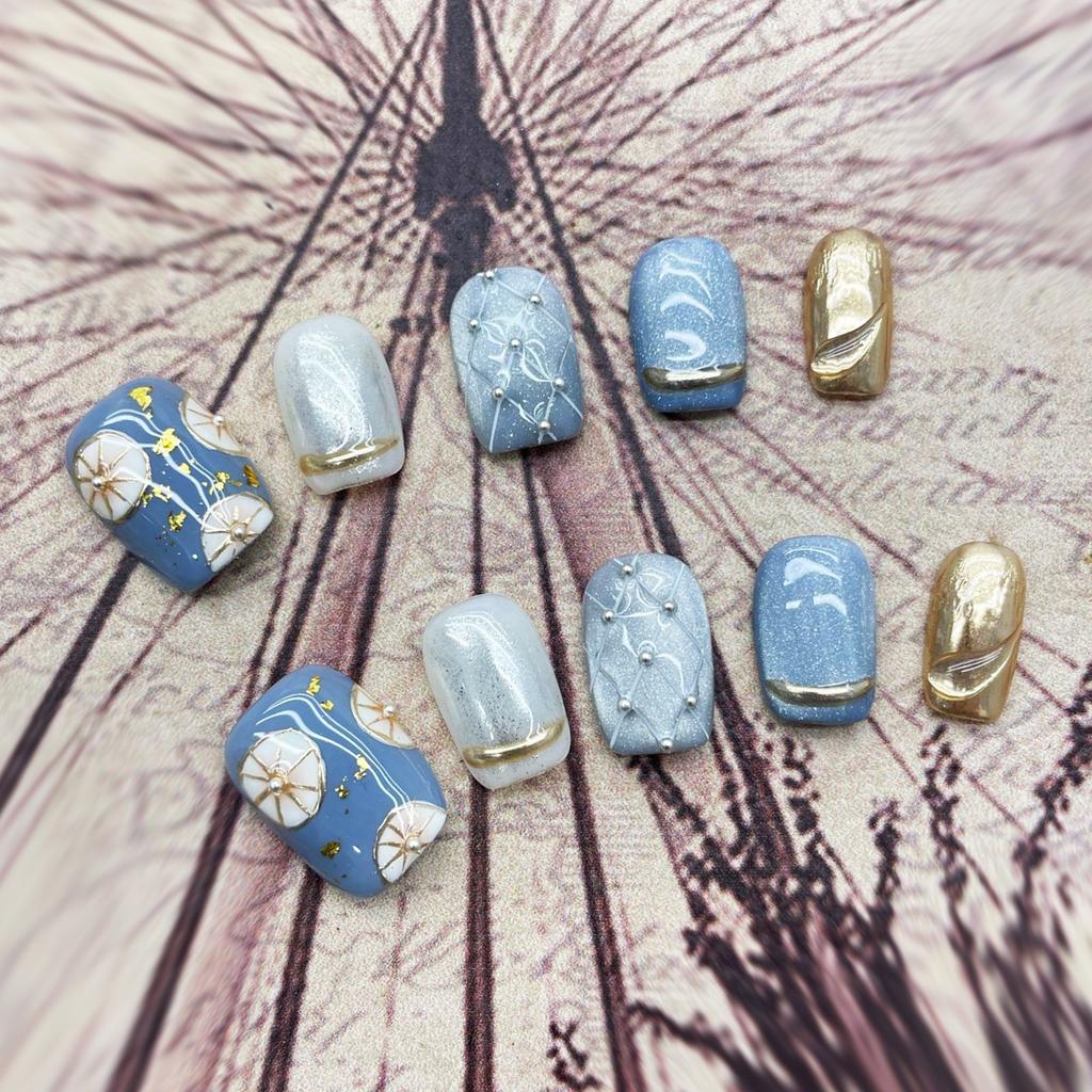10pcs French Style Short Fake Nails Boho Printed Blue Color Shiny Fake Nails for Stage Performance Wear