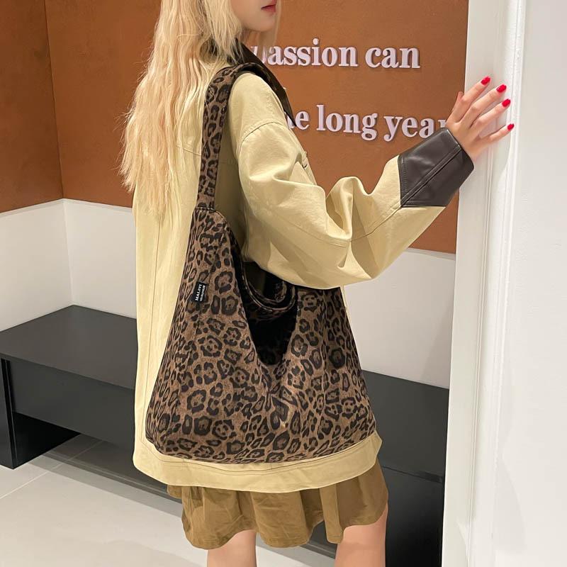 Сумка-тоут большой вместимости для поездок на работу, леопардовый принт, новинка осени 2025, ретро, нишевая мода, сумка на плечо, корейская сумка подмышку