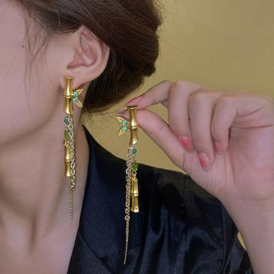1 пара серебряных игольчатых сережек середины древнего золота с бамбуковыми кристаллами и кисточками YSX