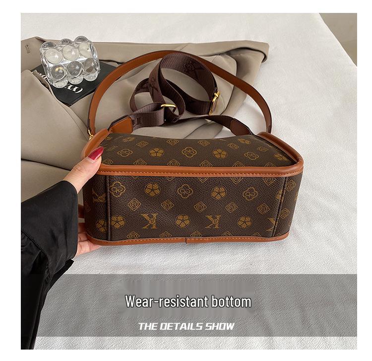 2025 Autumn Women's Retro Large Capacity Shoulder Bag with Wide Strap