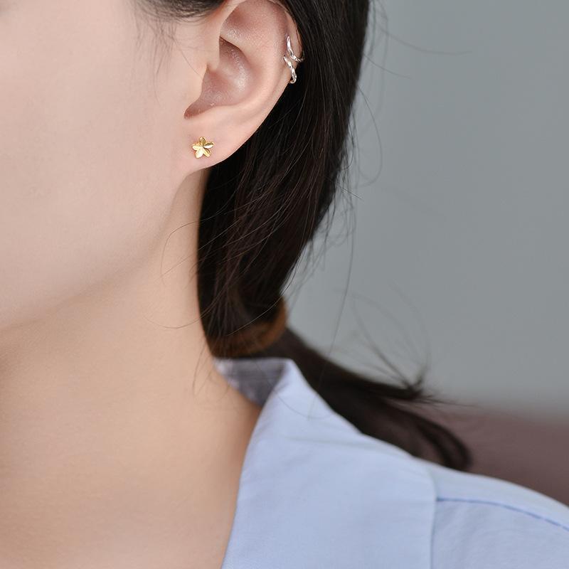 Милые серьги-пусеты с цветочком, темпераментные, роскошные, изысканные, универсальные и простые женские