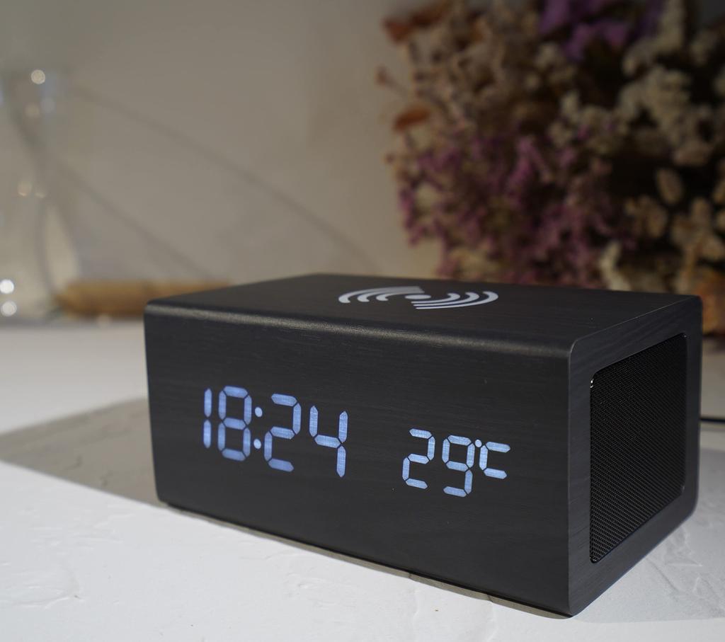 Будильник WOOD SHOW Стильный настольный цифровой настольный смартфон с зарядкой для интерьера с деревянным многофункциональным беспроводным дисплеем будильника с голосовым термометром