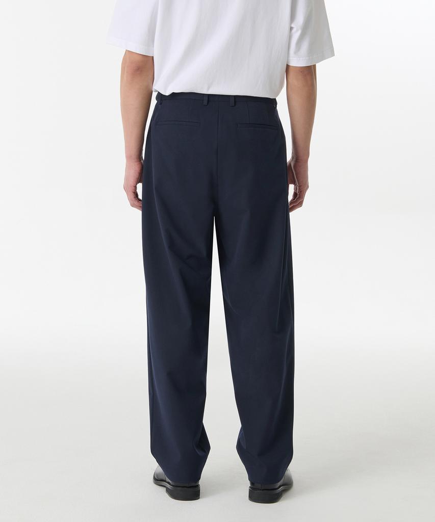 MUSINSA STANDARD One-Tuck Loose Tapered Hidden Banding Slacks [Navy]