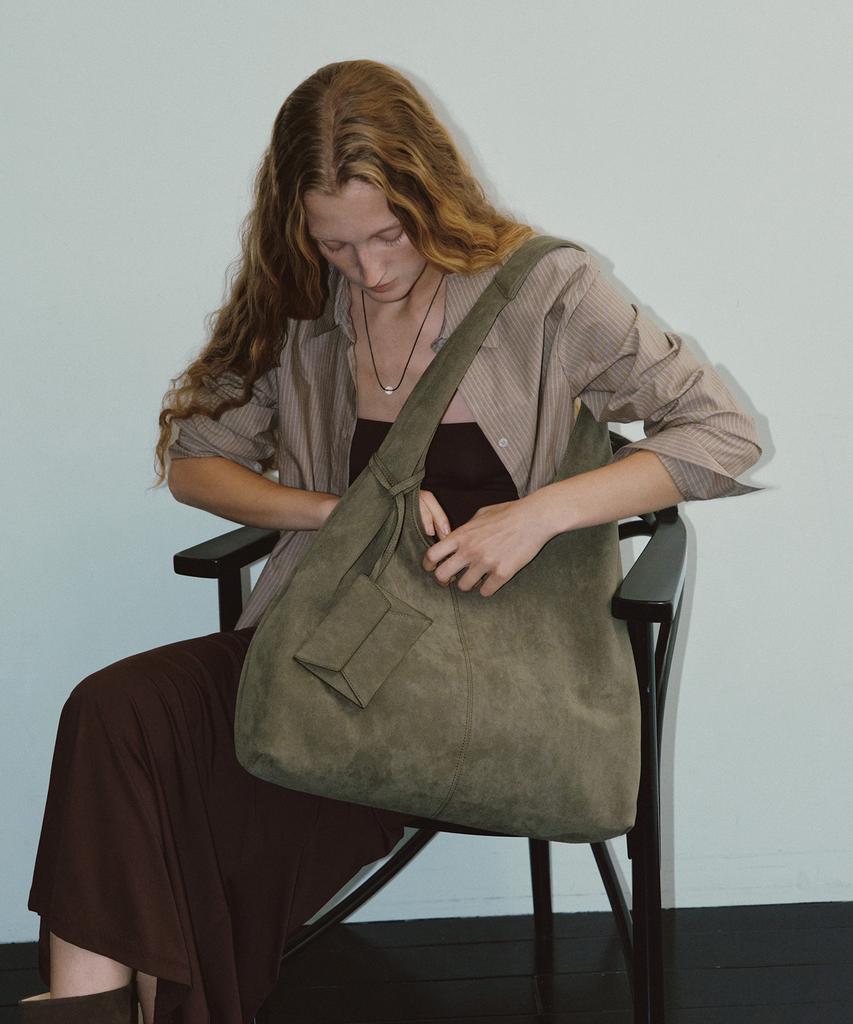Taeseoul Leaf Hobo Suede Bag (Olive Green)