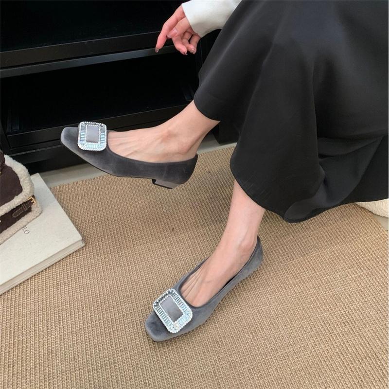 IPPEUM Балетки Туфли со стразами для женщин 2025 Новые с квадратным носком Красные бархатные туфли-балетки Женские