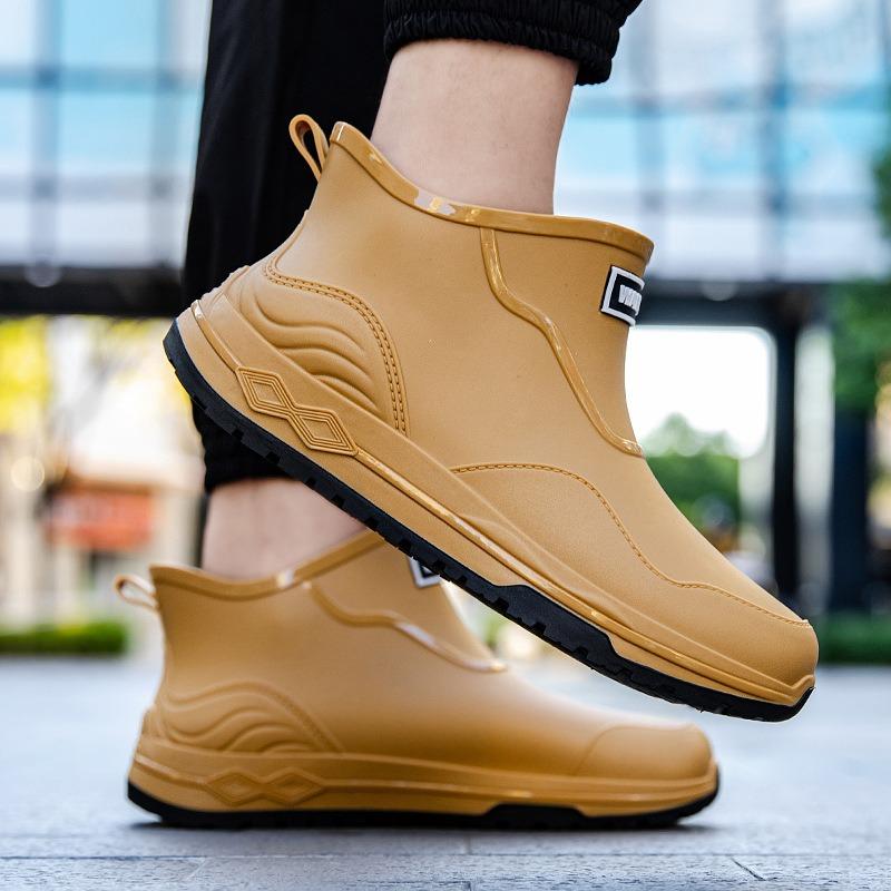 Urban Chelsea black and red short rain boots men's rain shoes rider rubber shoes express commuter shoes fishing shoes non-slip water shoes