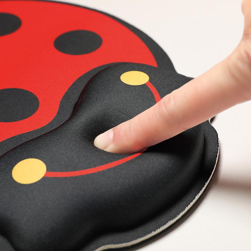 Очаровательный коврик для мыши «Девочка-тыква» с подставкой для запястья из пены с памятью для женщин - Супермягкий мультяшный дизайн