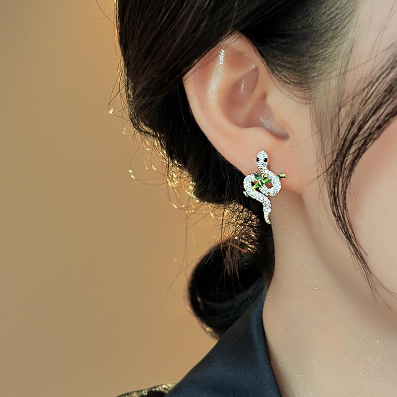 Уникальный национальный стиль, полный бриллиантов, золотые серьги в форме змеи из бамбуковых листьев, уникальные серьги-гвоздики для женщин, изысканные серьги