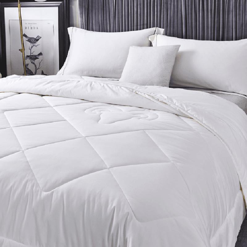 TRIPCODE All-Season Polyester Blend Quilt