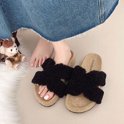 Французские пушистые тапочки женские 2025 осень новинка интернет-знаменитость модные повседневные ленивые плюшевые тапочки-шлепанцы тренд