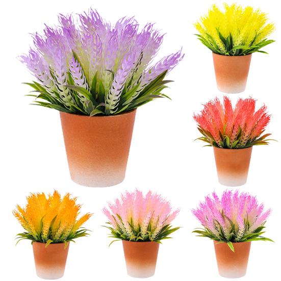 Красивое искусственное растение в горшке сымитировало легковес отсутствие увядания