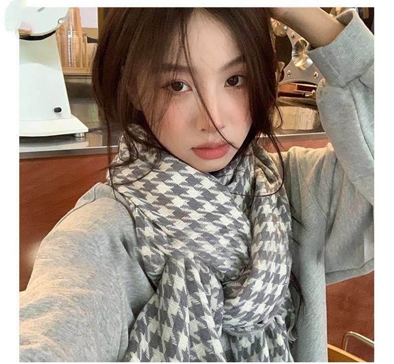Autumn atmosphere~ Korean light luxury retro striped scarf mohair fringed scarf women's winter cold-proof versatile shawl