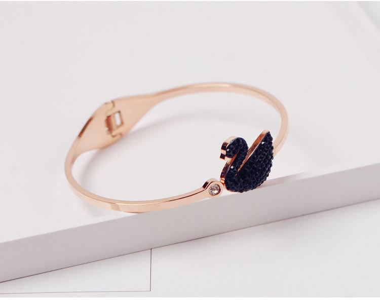 Женский титановый стальной открытый браслет-манжета с покрытием из розового золота и бриллиантами