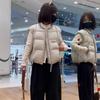 Женский короткий теплый жилет без рукавов с круглым вырезом для осенне-зимнего тренда