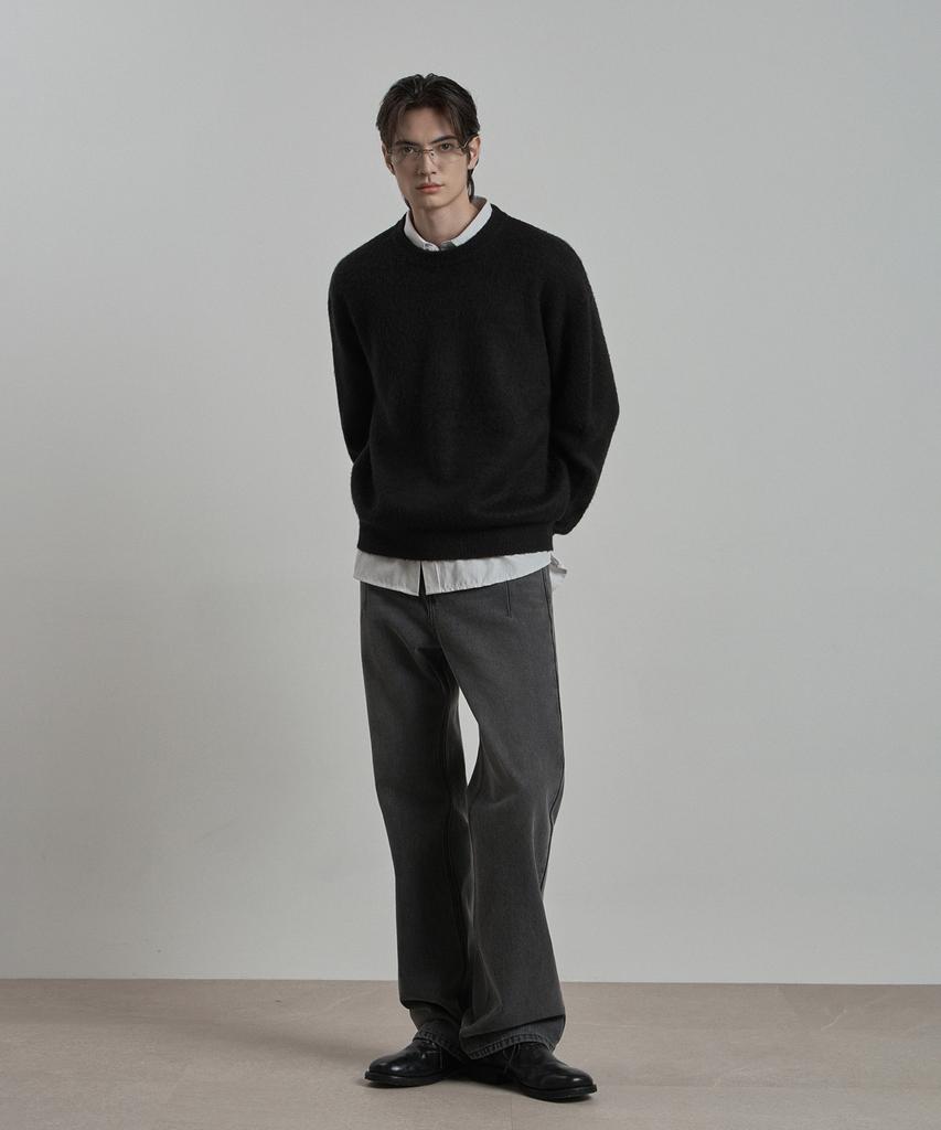 WORK ON BODY OFF Lanugo Semi-Overfit Brushed Round Neck Knit [Black]