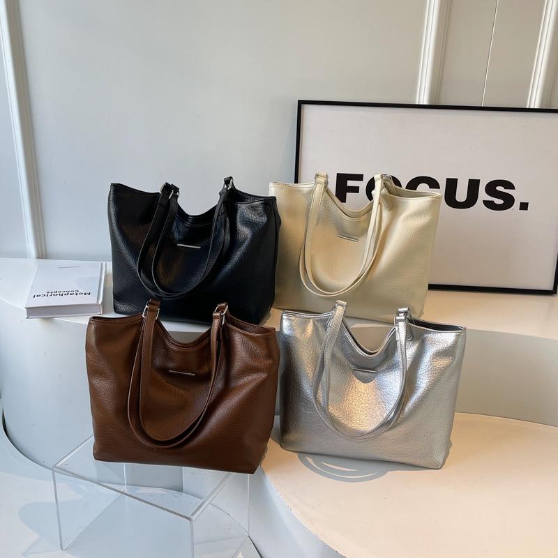 Retro Handbag Bag Texture Large Capacity Women's Bag New Simple Commuter Bag Fashion Shoulder Armpit Bag