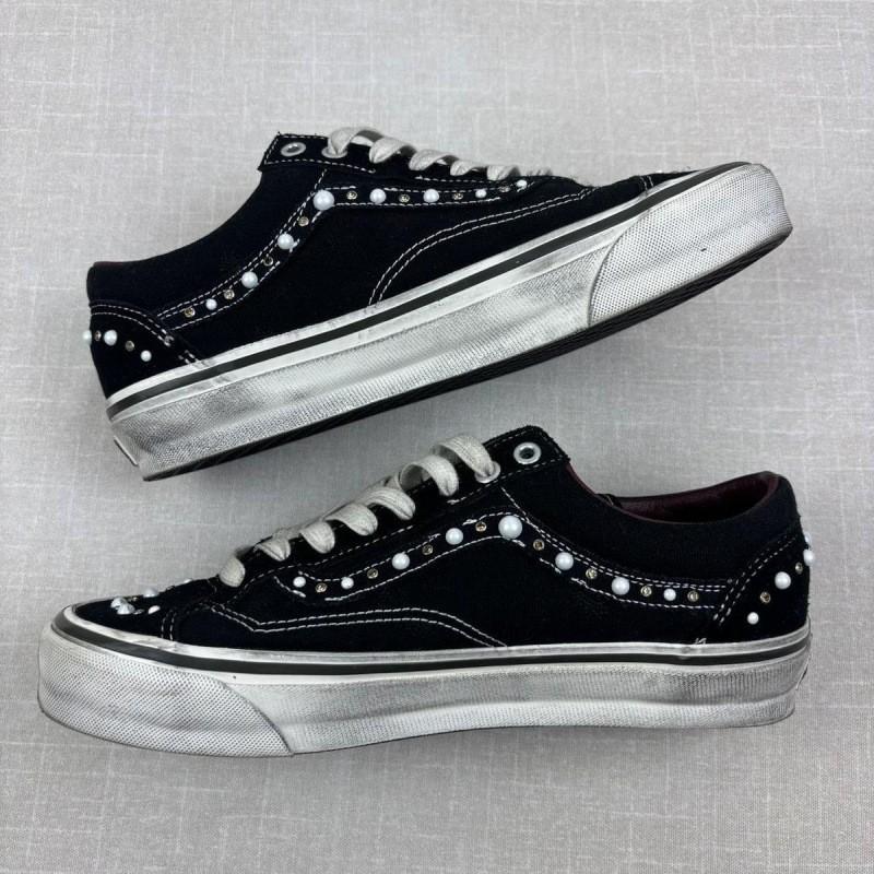 Stylish Canvas Sneakers With Pearl Rhinestone Detailing Low-Top Flat Daily Wear