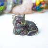 Мини-фигурка кошки, изделие из смолы, декор для дома, офисного стола, с натуральным кристаллом, для подарка