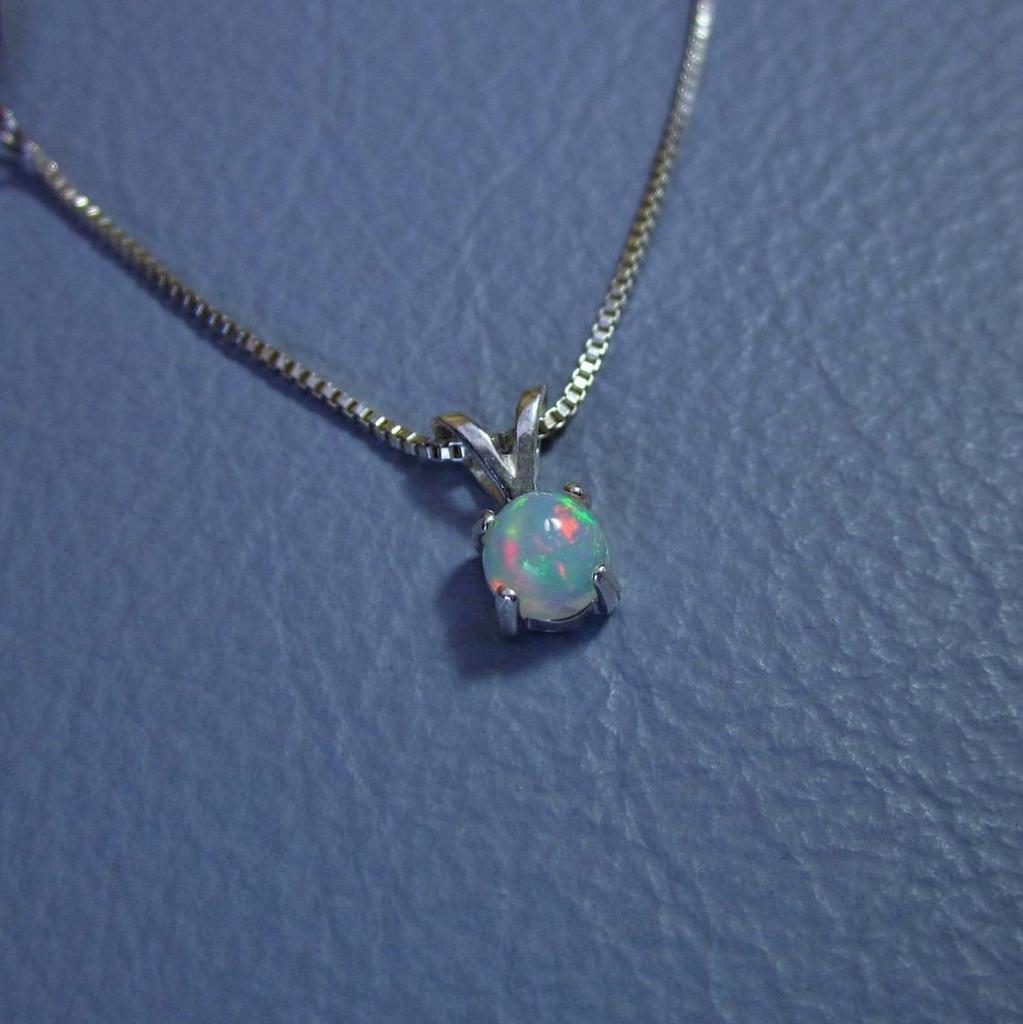 Подлинное ожерелье из белого опала, кулон с солитером из настоящего опала, высококачественный настоящий опал, кулон с камнем, рожденным в октябре, только в подарок