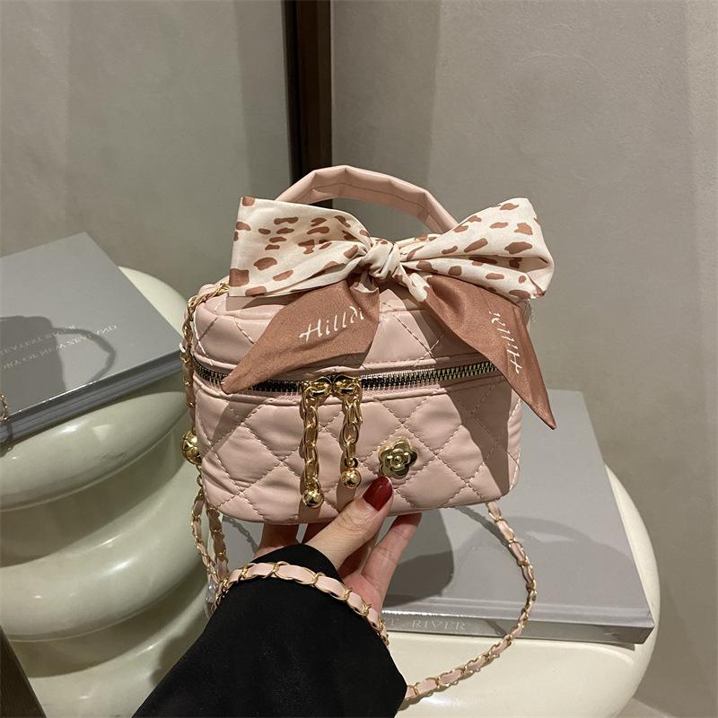 2025 New Spring Portable Small Bag Diamond Chain Bag Messenger Bag Mini Mini Small Bag Women