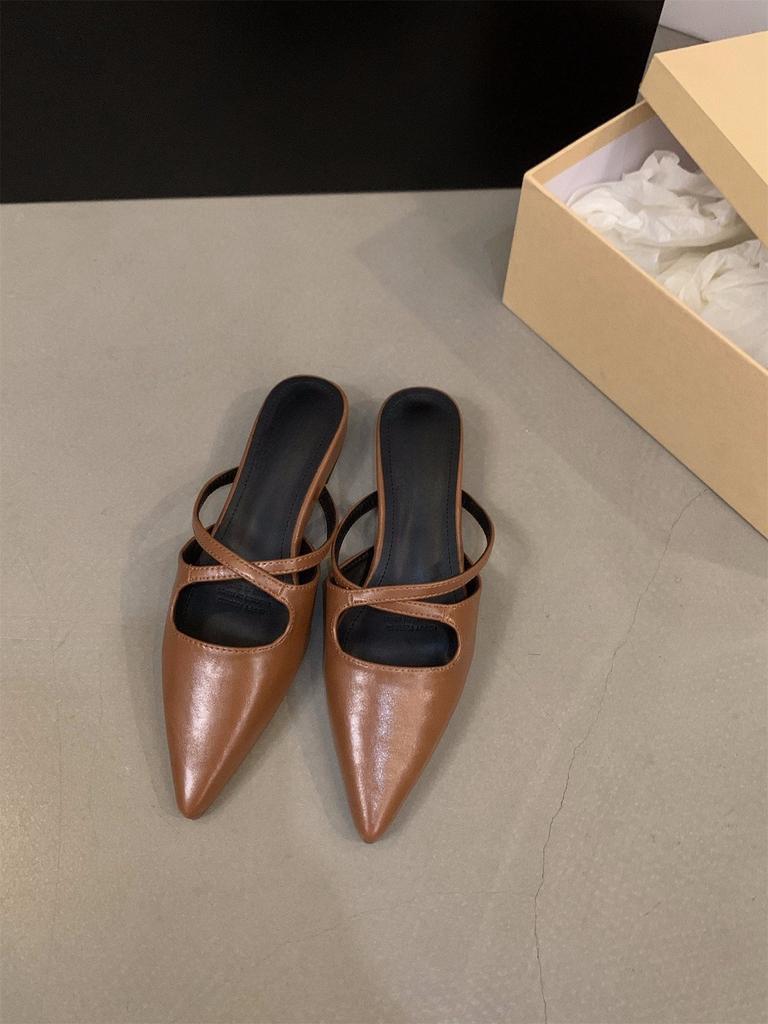 Модные женские сандалии Лето 2025 Остроносые женские сандалии на плоской подошве Ретро Повседневные кожаные шлепанцы Большие размеры 35-40 Мюли Женская обувь